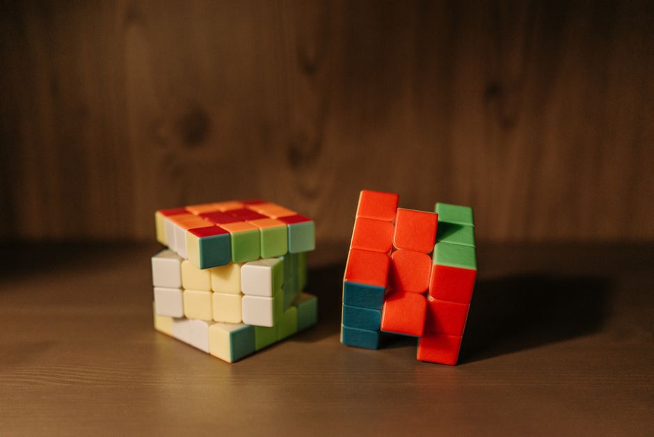 Lateral Thinking Puzzles: Sharpen Your Mind & Solve the Unsolvable