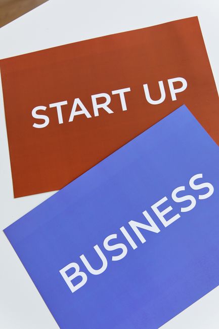 Startup Accelerators: Ignite Growth & Funding